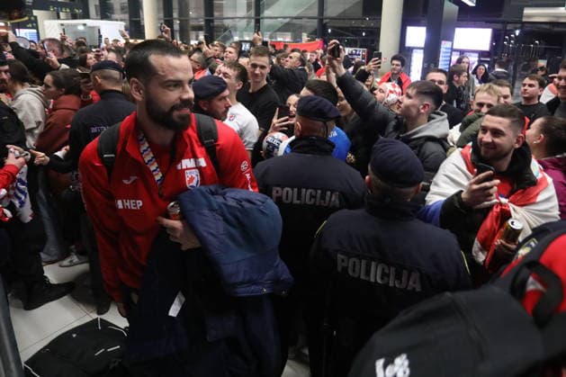 Velika Gorica, Croatia, 020226. Welcome of the Croatian handball team after winning bronze at the European Championship, EM, Europameisterschaft In the photo: Leon Susnja. Photo: Ranko Suvar CROPIX Hrvatska Copyright: xxRankoxSuvarx rukometasi_docek20-020226