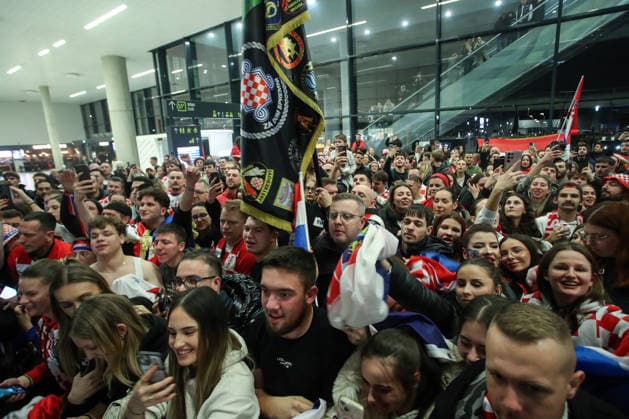 Welcoming the bronze medal-winning handball players at Franjo Tudjman Airport Welcoming the bronze medal-winning handball players at Franjo Tudjman Airport. Around 300 mostly young fans welcomed their heroes on their return to Croatia. The players got off the plane at around 4 am, at Zagreb, Croatia, on on February 02, 2026.  ZeljkoxLukunicx PIXSELL