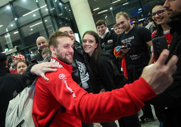 Welcoming the bronze medal-winning handball players at Franjo Tudjman Airport Welcoming the bronze medal-winning handball players at Franjo Tudjman Airport. Around 300 mostly young fans welcomed their heroes on their return to Croatia. The players got off the plane at around 4 am, at Zagreb, Croatia, on on February 02, 2026.  ZeljkoxLukunicx PIXSELL