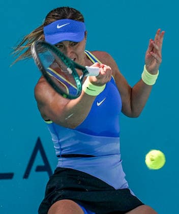 Mubadala Abu Dhabi Open ABU DHABI, UNITED ARAB EMIRATES - FEBRUARY 02: Spanish tennis player Paula Badosa Gibert is seen in action against Belarusian Aliaksandra Sasnovich (not seen) during the women’s singles match of the Mubadala Abu Dhabi Open at Zayed Sports City International Tennis Centre in Abu Dhabi, United Arab Emirates, on February 02, 2026. Waleed Zein Anadolu Abu Dhabi United Arab Emirates. Editorial use only. Please get in touch for any other usage.  Copyright: x2026xAnadoluxWaleedxZeinx