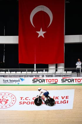 2026 UEC Track Elite European Championships Picture by Olly Hassell SWpix.com - 02 02 2026 - Cycling - 2026 UEC Track Elite European Championships - Konya Velodrome, Konya, Türkiye - Women s Sprint Qualifying - Sophie Capewell (Great Britain) Copyright: x xSWpix.comx(t axPhotographyxHubxLtd)xOllyxHassell SWpix.comx SWP-3177-0283