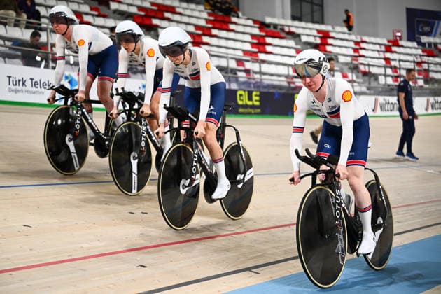 2026 UEC Track Elite European Championships Picture by Olly Hassell SWpix.com - 02 02 2026 - Cycling - 2026 UEC Track Elite European Championships - Konya Velodrome, Konya, Türkiye - Women s Team Pursuit First Round - Josie Knight (Great Britain), Anna Morris (Great Britain), Katie Archibald (Great Britain), Millie Couzens (Great Britain) setting a new world record of 4:03.634 in the Women™s Team Pursuit Copyright: x xSWpix.comx(t axPhotographyxHubxLtd)xOllyxHassell SWpix.comx SWP-3177-0331