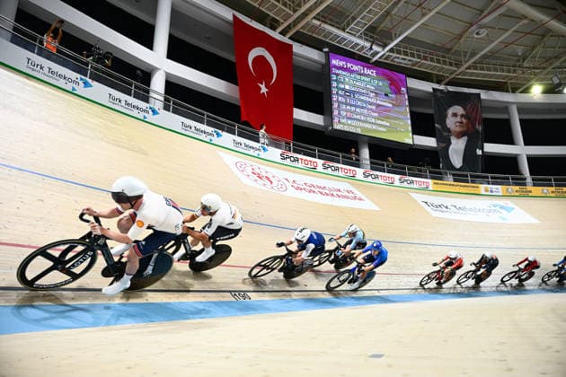 2026 UEC Track Elite European Championships Picture by Olly Hassell SWpix.com - 02 02 2026 - Cycling - 2026 UEC Track Elite European Championships - Konya Velodrome, Konya, Türkiye - Men™s Points Race Konya Konya Velodrome Türkiye Copyright: x xSWpix.comx(t axPhotographyxHubxLtd)xOllyxHassell SWpix.comx SWP-3177-0335