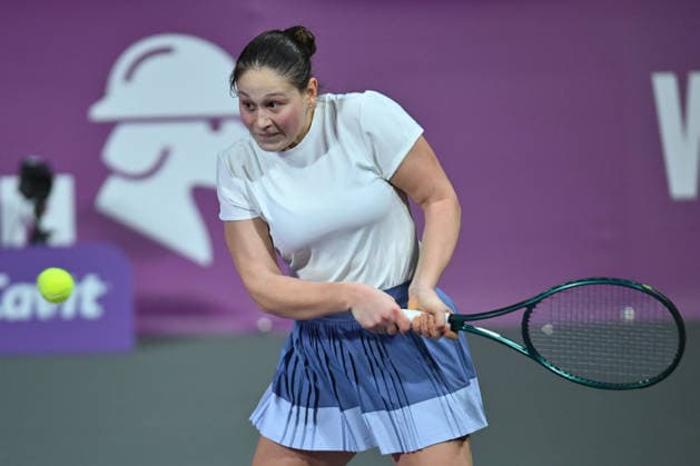 Transylvania Open 2025 - WTA, Tennis Damen 250 Tournament - Day 3 - Ruxandra Bertea v Kaja Juvan Elena Ruxandra Bertea of Romania competes in the first round of the Transylvania Open 2025, a WTA250 Tournament, against Kaja Juvan of Slovenia, at BT Arena in Cluj-Napoca, Romania, on February 2, 2026. Bucharest Romania  Copyright: xAlexxNicodimx originalFilename:nicodim-transylv260202_npWJz.jpg