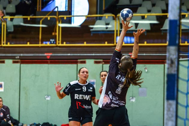 Handball I Women I Season 2025 2026 I Regionalliga Nord I 17 Matchday I SV Henstedt Ulzburg II FC St Pauli I 01 02 2026 Mariella Suplie 9, SV Henstedt Ulzburg II Merle Spaude 1, FC St Pauli Henstedt Ulzburg Schulzentrum Maurepassstr Schleswig Holstein Germany Copyright: xLobeca RalfxHomburgx