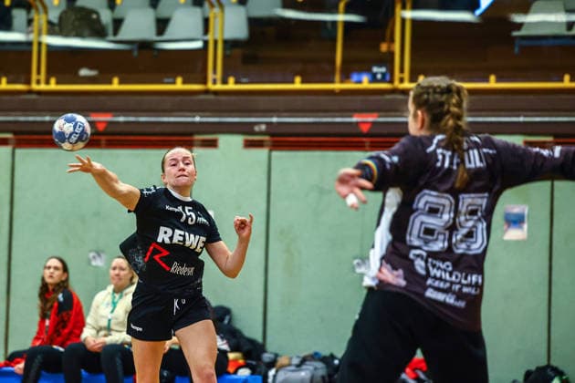 Handball I Women I Season 2025 2026 I Regionalliga Nord I 17 Matchday I SV Henstedt Ulzburg II FC St Pauli I 01 02 2026 Nele Trennt 15, SV Henstedt Ulzburg II Nina Blociszeski 25, FC St Pauli Henstedt Ulzburg Schulzentrum Maurepassstr Schleswig Holstein Germany Copyright: xLobeca RalfxHomburgx