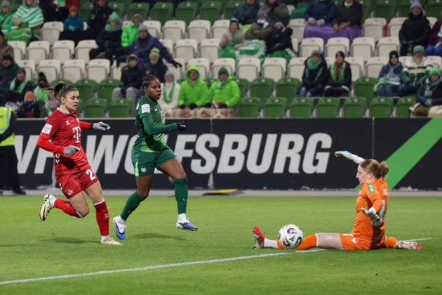02 02 2026, xgrfx, Soccer Google Pixel Women Bundesliga, VfL Wolfsburg 1 FC Koeln v l Tor, Lineth Beerensteyn VfL Wolfsburg DFL DFB REGULATIONS PROHIBIT ANY USE OF PHOTOGRAPHS as IMAGE SEQUENCES and or QUASI VIDEO Wolfsburg