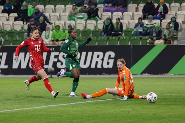 02 02 2026, xgrfx, Soccer Google Pixel Women Bundesliga, VfL Wolfsburg 1 FC Koeln v l Tor, Lineth Beerensteyn VfL Wolfsburg DFL DFB REGULATIONS PROHIBIT ANY USE OF PHOTOGRAPHS as IMAGE SEQUENCES and or QUASI VIDEO Wolfsburg
