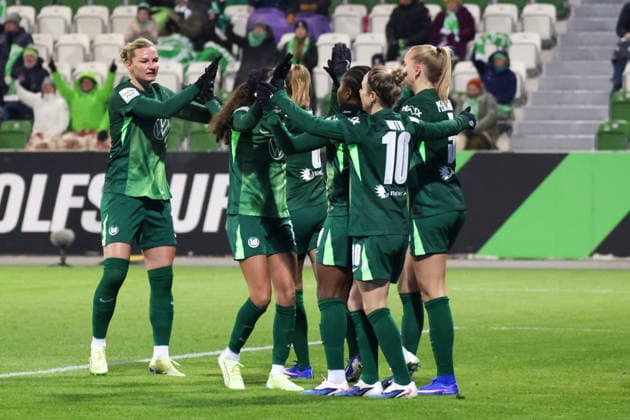02 02 2026, xgrfx, Soccer Google Pixel Women Bundesliga, VfL Wolfsburg 1 FC Koeln v l Tor, Lineth Beerensteyn VfL Wolfsburg DFL DFB REGULATIONS PROHIBIT ANY USE OF PHOTOGRAPHS as IMAGE SEQUENCES and or QUASI VIDEO Wolfsburg