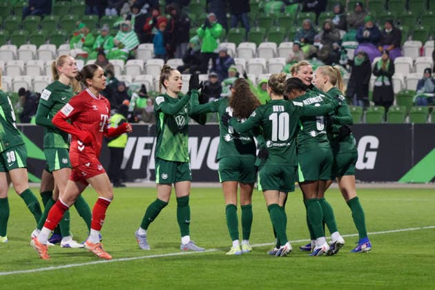 02 02 2026, xgrfx, Soccer Google Pixel Women Bundesliga, VfL Wolfsburg 1 FC Koeln v l Tor, Lineth Beerensteyn VfL Wolfsburg DFL DFB REGULATIONS PROHIBIT ANY USE OF PHOTOGRAPHS as IMAGE SEQUENCES and or QUASI VIDEO Wolfsburg