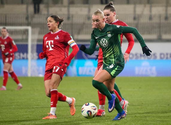 Germany Womens Bundesliga 2025 26, 16 Matchday VfL Wolfsburg VS 1 FC Köln AOK Stadion Wolfsburg Janina Minge VfL Wolfsburg Women, 6 Copyright: xAymanxAlahmedx