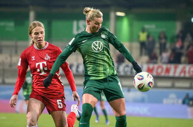 Germany Womens Bundesliga 2025 26, 16 Matchday VfL Wolfsburg VS 1 FC Köln AOK Stadion Wolfsburg Alexandra Popp VfL Wolfsburg Women, 11 Celina Degen 1 FC Köln Women, 5 Copyright: xAymanxAlahmedx