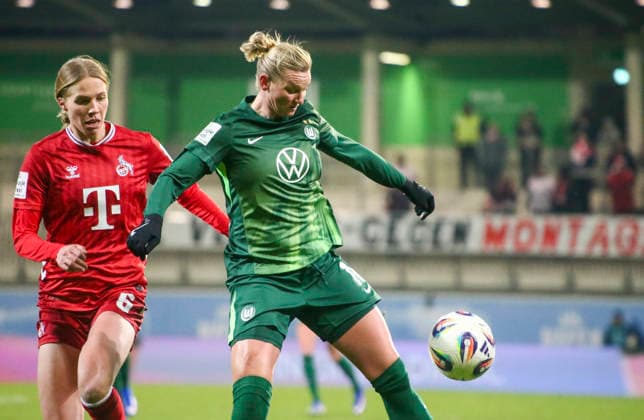Germany Womens Bundesliga 2025 26, 16 Matchday VfL Wolfsburg VS 1 FC Köln AOK Stadion Wolfsburg Alexandra Popp VfL Wolfsburg Women, 11 Celina Degen 1 FC Köln Women, 5 Copyright: xAymanxAlahmedx
