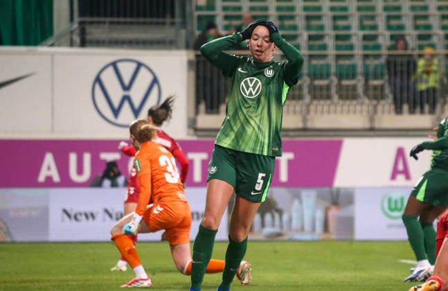 Germany Womens Bundesliga 2025 26, 16 Matchday VfL Wolfsburg VS 1 FC Köln AOK Stadion Wolfsburg Ella Peddemors VfL Wolfsburg Women, 5 Copyright: xAymanxAlahmedx