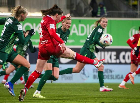 Germany Womens Bundesliga 2025 26, 16 Matchday VfL Wolfsburg VS 1 FC Köln AOK Stadion Wolfsburg Adriana AchciÅ ska Adriana Achcinska 1 FC Köln Women, 9 Copyright: xAymanxAlahmedx