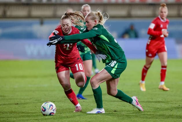 from left Weronika Zawistowska 1 FC Köln, 10 and Camilla Küver VfL Wolfsburg, 16 in a duel, dynamic, action, action, game scene, THE DFB GUIDELINES PROHIBIT ANY USE OF PHOTOGRAPHS AS IMAGE SEQUENCES AND OR QUASI VIDEO DFB REGULATIONS PROHIBIT ANY USE OF PHOTOGRAPHS AS IMAGE SEQUENCES AND OR QUASI VIDEO , 02 02 2026, , Football, Google Pixel Women Bundesliga, VfL Wolfsburg 1 FC Köln xobx