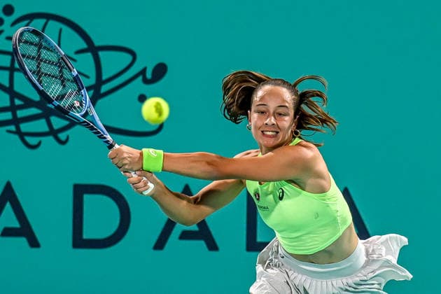 Mubadala Abu Dhabi Open ABU DHABI, UNITED ARAB EMIRATES - FEBRUARY 2: Zeynep Sonmez of Turkiye in action against Alexandra Eala (not seen) of Philippines at the women’s singles match during the Mubadala Abu Dhabi Open at the Zayed Sports City International Tennis Centre in Abu Dhabi, United Arab Emirates on February 2, 2026. Waleed Zein Anadolu Abu Dhabi United Arab Emirates. Editorial use only. Please get in touch for any other usage.  Copyright: x2026xAnadoluxWaleedxZeinx