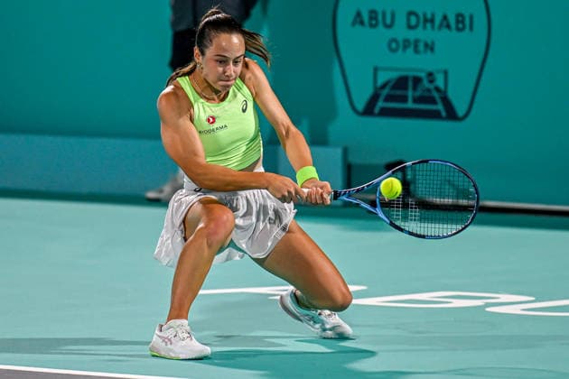 Mubadala Abu Dhabi Open ABU DHABI, UNITED ARAB EMIRATES - FEBRUARY 2: Zeynep Sonmez of Turkiye in action against Alexandra Eala (not seen) of Philippines at the women’s singles match during the Mubadala Abu Dhabi Open at the Zayed Sports City International Tennis Centre in Abu Dhabi, United Arab Emirates on February 2, 2026. Waleed Zein Anadolu Abu Dhabi United Arab Emirates. Editorial use only. Please get in touch for any other usage.  Copyright: x2026xAnadoluxWaleedxZeinx
