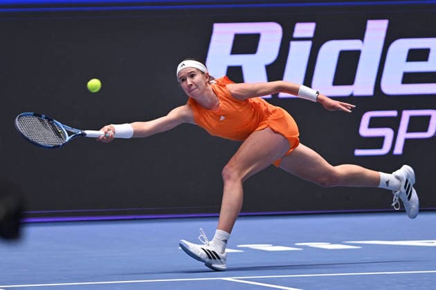 Nikola Bartunkova from Czechia in action during match against Anna Blinkova from Russia within the WTA, Tennis Damen women s tennis tournament Ostrava Open, on February 2, 2026, in Ostrava, Czech Republic. (CTKxPhoto JaroslavxOzana) CTKPhotoP2026020207814  CTKPhotoP2026020207814
