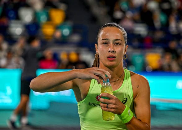 Mubadala Abu Dhabi Open ABU DHABI, UNITED ARAB EMIRATES - FEBRUARY 2: Turkiye s national tennis player Zeynep Sonmez competes against Filipino opponent Alexandra Eala (not seen) at the women’s singles match during the Mubadala Abu Dhabi Open at the Zayed Sports City International Tennis Centre in Abu Dhabi, United Arab Emirates on February 2, 2026. Waleed Zein Anadolu Abu Dhabi United Arab Emirates. Editorial use only. Please get in touch for any other usage.  Copyright: x2026xAnadoluxWaleedxZeinx