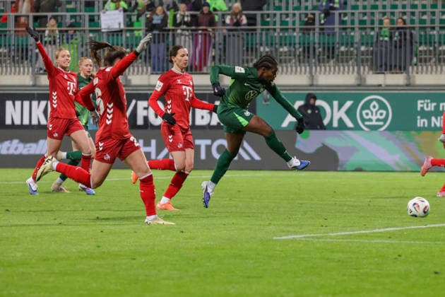 02 02 2026, xgrfx, Soccer Google Pixel Women Bundesliga, VfL Wolfsburg 1 FC Koeln v l Tor, Lineth Beerensteyn VfL Wolfsburg DFL DFB REGULATIONS PROHIBIT ANY USE OF PHOTOGRAPHS as IMAGE SEQUENCES and or QUASI VIDEO Wolfsburg