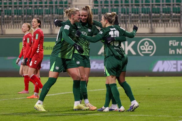 02 02 2026, xgrfx, Soccer Google Pixel Women Bundesliga, VfL Wolfsburg 1 FC Koeln v l Tor, Lineth Beerensteyn VfL Wolfsburg DFL DFB REGULATIONS PROHIBIT ANY USE OF PHOTOGRAPHS as IMAGE SEQUENCES and or QUASI VIDEO Wolfsburg