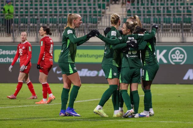 02 02 2026, xgrfx, Soccer Google Pixel Women Bundesliga, VfL Wolfsburg 1 FC Koeln v l Tor, Lineth Beerensteyn VfL Wolfsburg DFL DFB REGULATIONS PROHIBIT ANY USE OF PHOTOGRAPHS as IMAGE SEQUENCES and or QUASI VIDEO Wolfsburg