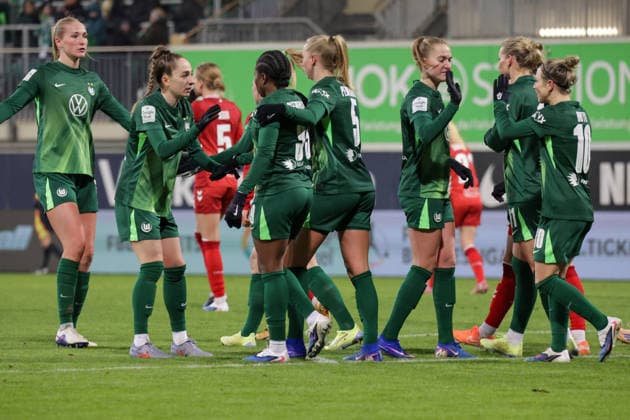 02 02 2026, xgrfx, Soccer Google Pixel Women Bundesliga, VfL Wolfsburg 1 FC Koeln v l Tor, Lineth Beerensteyn VfL Wolfsburg DFL DFB REGULATIONS PROHIBIT ANY USE OF PHOTOGRAPHS as IMAGE SEQUENCES and or QUASI VIDEO Wolfsburg