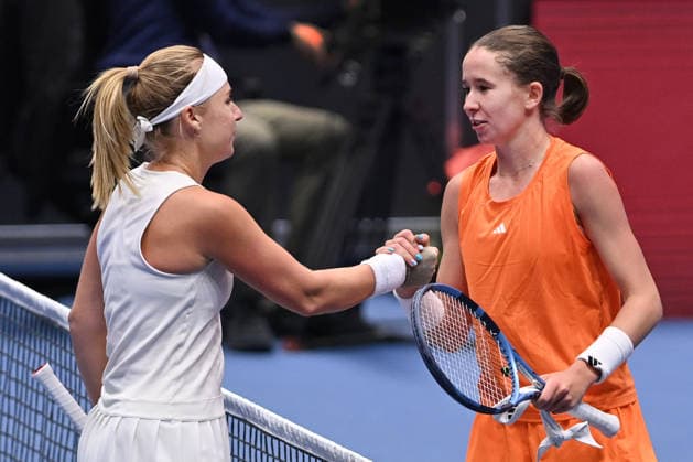 Anna Blinkova from Russia (left) handshakes with Nikola Bartunkova from Czechia after their match during the WTA, Tennis Damen women s tennis tournament Ostrava Open, on February 2, 2026, in Ostrava, Czech Republic. (CTKxPhoto JaroslavxOzana) CTKPhotoP2026020207912  CTKPhotoP2026020207912