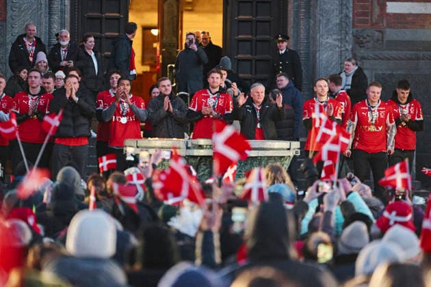 The handball men are celebrated at Copenhagen City Hall Denmark s men s handball team is celebrated as European champions at Copenhagen City Hall on Monday, February 2, 2026 The team won gold at the European Handball Championship in Herning on Sunday and is invited to the city hall on this occasion, including for city hall pancakes Photo Thomas Traasdahl Ritzau Scanpix , Copenhagen Denmark  Copyright: RitzauxScanpix ThomasxTraasdahlx spdk20260202-192141-L