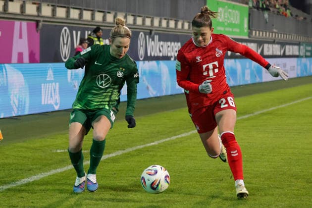 02 02 2026, xgrfx, Soccer Google Pixel Women Bundesliga, VfL Wolfsburg 1 FC Koeln v l Svenja Huth VfL Wolfsburg , Martyna Wiankowska 1 FC Köln DFL DFB REGULATIONS PROHIBIT ANY USE OF PHOTOGRAPHS as IMAGE SEQUENCES and or QUASI VIDEO Wolfsburg