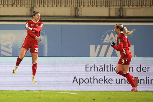 02 02 2026, xgrfx, Soccer Google Pixel Women Bundesliga, VfL Wolfsburg 1 FC Koeln v l Tor, Martyna Wiankowska 1 FC Köln DFL DFB REGULATIONS PROHIBIT ANY USE OF PHOTOGRAPHS as IMAGE SEQUENCES and or QUASI VIDEO Wolfsburg