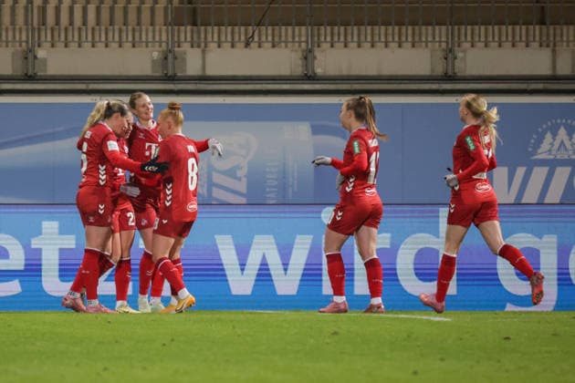 02 02 2026, xgrfx, Soccer Google Pixel Women Bundesliga, VfL Wolfsburg 1 FC Koeln v l Tor, Martyna Wiankowska 1 FC Köln DFL DFB REGULATIONS PROHIBIT ANY USE OF PHOTOGRAPHS as IMAGE SEQUENCES and or QUASI VIDEO Wolfsburg