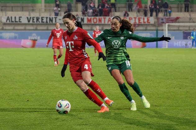 02 02 2026, xgrfx, Soccer Google Pixel Women Bundesliga, VfL Wolfsburg 1 FC Koeln v l Sara Agrez 1 FC Köln , Kessya Bussy VfL Wolfsburg DFL DFB REGULATIONS PROHIBIT ANY USE OF PHOTOGRAPHS as IMAGE SEQUENCES and or QUASI VIDEO Wolfsburg