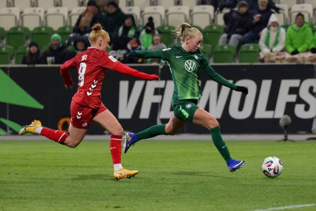 02 02 2026, xgrfx, Soccer Google Pixel Women Bundesliga, VfL Wolfsburg 1 FC Koeln v l Laura Vogt 1 FC Köln , Ella Peddemors VfL Wolfsburg DFL DFB REGULATIONS PROHIBIT ANY USE OF PHOTOGRAPHS as IMAGE SEQUENCES and or QUASI VIDEO Wolfsburg