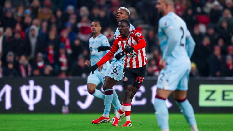Sunderland v Burnley, Premier League GOAL Sunderland midfielder Habib Diarra (19) scores a goal to make the score 1-0 during the Premier League match between Sunderland and Burnley at the Stadium Of Light, Sunderland, UK on 2 February 2026. Editorial use only DataCo restrictions apply See www.football-dataco.com , Copyright: xSimonxDaviesx PSI-23675-0023