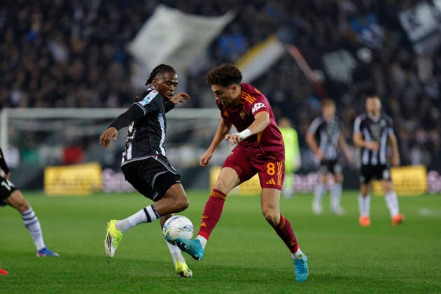 February 2, 2026, Udine, Friuli Venezia Giulia, Italy: Udinese s KINGSLEY EHIZIBUE in action against RomaÃ¢â‚¬â ¢s NEIL EL AYNAOUI during the Italian Serie A ENILIVE 2025 26 football match between Udinese and Roma at Bluenergy Stadium on February 2th, 2026, Udine, Italy Udine Italy - ZUMAr199 20260202_zsp_r199_029 Copyright: xMattiaxRadonix