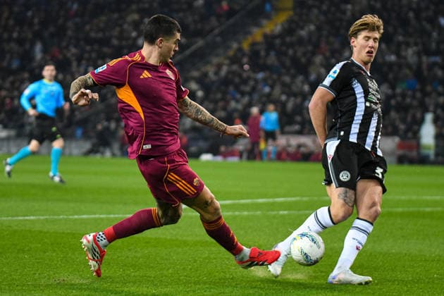 February 2, 2026, Udine: Roma s Gianluca Mancini in action against Udinese s Hassane Kamara during the italian soccer Serie A match between Udinese Calcio vs AS Roma on february 2, 2026 at the Bluenergy stadium in Udine, Italy. ANSA . Soccer: Serie A; Udinese Vs Roma  - ZUMAa110 20260202_zaf_a110_056 Copyright: xEttorexGriffonix