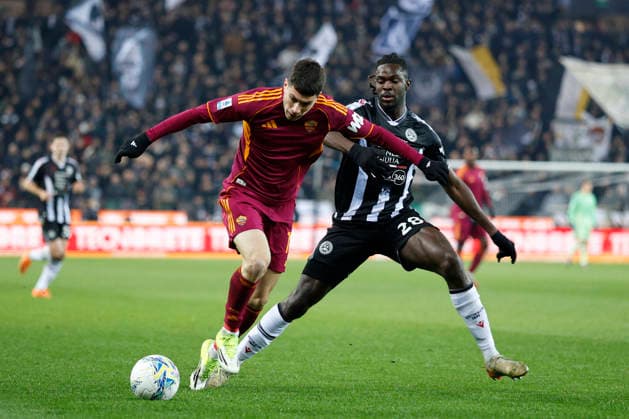 February 2, 2026, Udine, Friuli Venezia Giulia, Italy: RomaÃ¢â‚¬â ¢s MATIAS SOULE in action against Udinese s OUMAR SOLET during the Italian Serie A ENILIVE 2025 26 football match between Udinese and Roma at Bluenergy Stadium on February 2th, 2026, Udine, Italy Udine Italy - ZUMAr199 20260202_zsp_r199_055 Copyright: xMattiaxRadonix