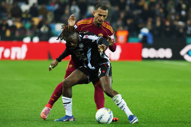 Udinese s Jordan Zemura fights for the ball with Roma™s Wesley during the Serie A soccer match between Udinese and Roma at the Bluenergy Stadium in Udine, north east Italy - Monday, February 02,2026 - soccer  Copyright: xAndreaxBressanutti LaPressex