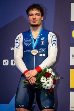 OLIVIERO Etienne UEC Track Cycling European Championships Konya 2026 OLIVIERO Etienne FRA France Second Place Award Ceremony Medal Ceremony Podium Portrait Portrait Portrait Event Event UEC Track Cycling European Championships 2026 Category Category Cycling Track Cycling European Championships Location Location Asia Turkey Türkiye Konya Discipline Individual Time Trail Category Elite Men Distance 1000 m Date Date 02 02 2026 Monday Day 2