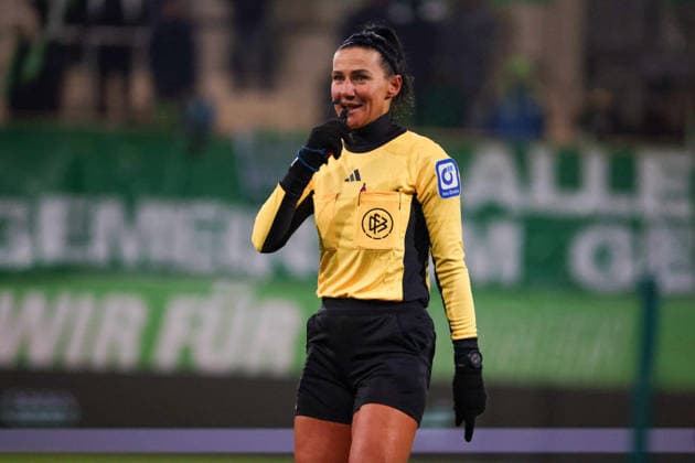 Wolfsburg, Germany 02 February 2026 1 BL Women 2025 2026 VfL Wolfsburg vs 1 FC Köln In the picture Referee Nadine Westerhoff Germany DFB regulations prohibit any use of photographs as image sequences and or quasi video AOK Stadion Niedersachsen Copyright: xFotostandx xFantinix