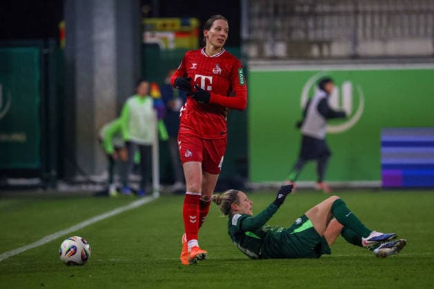Wolfsburg, Germany 02 February 2026 1 BL Women 2025 2026 VfL Wolfsburg vs 1 FC Köln In the picture from left Sara Agrez FC and Svenja Huth VfL lying on the pitch DFB regulations prohibit any use of photographs as image sequences and or quasi video AOK Stadion Niedersachsen Copyright: xFotostandx xFantinix