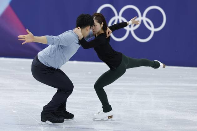 Milan Cortina Winter Olympics Japanese pair Riku Miura (R) and Ryuichi Kihara take part in an official training session for Figure skating, Eiskunstlauf in Milan on Feb. 2, 2026, ahead of the upcoming Milan Cortina Winter Olympics.  A14AA0005241326P