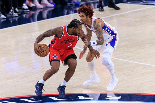 February 2, 2026, Inglewood, California, USA: Kelly Oubre Jr. 9 of the Philadelphia 76ers guards Kawhi Leonard 2 of the Los Angeles Clippers during their regular season NBA, Basketball Herren, USA game on Monday February 2, 2026 at Intuit Dome in Inglewood, California. Clippers lose to 76ers, 113-128. ARIANA RUIZ PI Inglewood USA - ZUMAp124 20260202_zaa_p124_032 Copyright: xArianaxRuizx