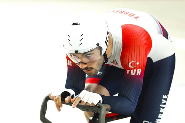 2026 UEC Track cycling, Rad, Radsport, Bahnrad, Bahn European Championships KONYA, TURKIYE - FEBRUARY 3: Turkiye’s Ramazan Yilmaz (R) competes in the men’s scratch race during the third day of the 2026 UEC Track Cycling European Championships at the Konya Olympic Velodrome in Konya, Turkiye, on February 3, 2026. Dilara Irem Sancar Anadolu Konya Turkey. Editorial use only. Please get in touch for any other usage.  Copyright: x2026xAnadoluxDilaraxIremxSancarx