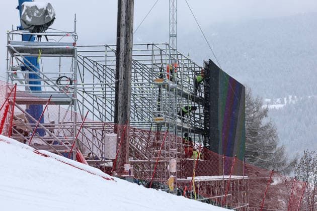 OLYMPICS - Winter Olympic Games, Olympische Spiele, Olympia, OS Milano Cortina 2026 BORMIO,ITALY,03.FEB.26 - OLYMPICS - Winter Olympic Games Milano Cortina 2026, preview. Image shows Workers at the video wall.  GEPAxpictures xWolfgangxGrebien
