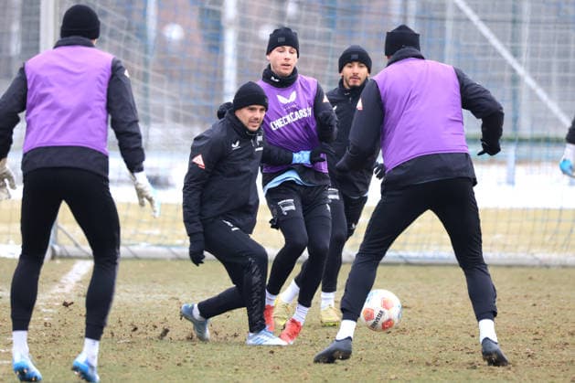 DEU, DFL, 2 FBL Hertha BSC, Training, 03 02 2026, Sportforum, Berlin, DEU, DFL, 2 FBL Hertha BSC, Training, im Bild Josip Brekalo Hertha BSC Berlin 7 , Pascal Klemens Hertha BSC Berlin 41 , Kevin Sessa Hertha BSC Berlin 8 DFL regulations prohibit any use of Photographs as image sequences and or quasi video nordphotoxGmbHx xEngler nph00076