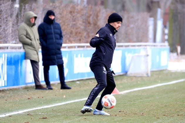 DEU, DFL, 2 FBL Hertha BSC, Training, 03 02 2026, Sportforum, Berlin, DEU, DFL, 2 FBL Hertha BSC, Training, im Bild Josip Brekalo Hertha BSC Berlin 7 , Benjamin Weber Sportdirektor, Hertha BSC Berlin , Dr Peter Goerlich Geschaeftsfuehrung DFL regulations prohibit any use of Photographs as image sequences and or quasi video nordphotoxGmbHx xEngler nph00076