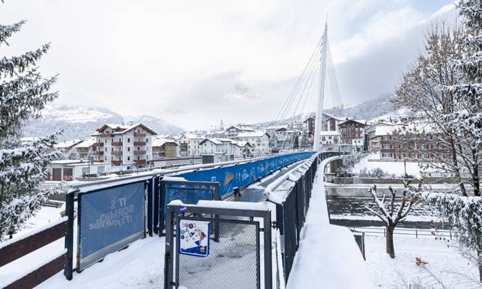 OLYMPICS - Winter Olympic Games, Olympische Spiele, Olympia, OS Milano Cortina 2026 BORMIO,ITALY,03.FEB.26 - OLYMPICS - Winter Olympic Games Milano Cortina 2026, preview. Image shows a bridge and olympic banners.  GEPAxpictures xHaraldxSteiner